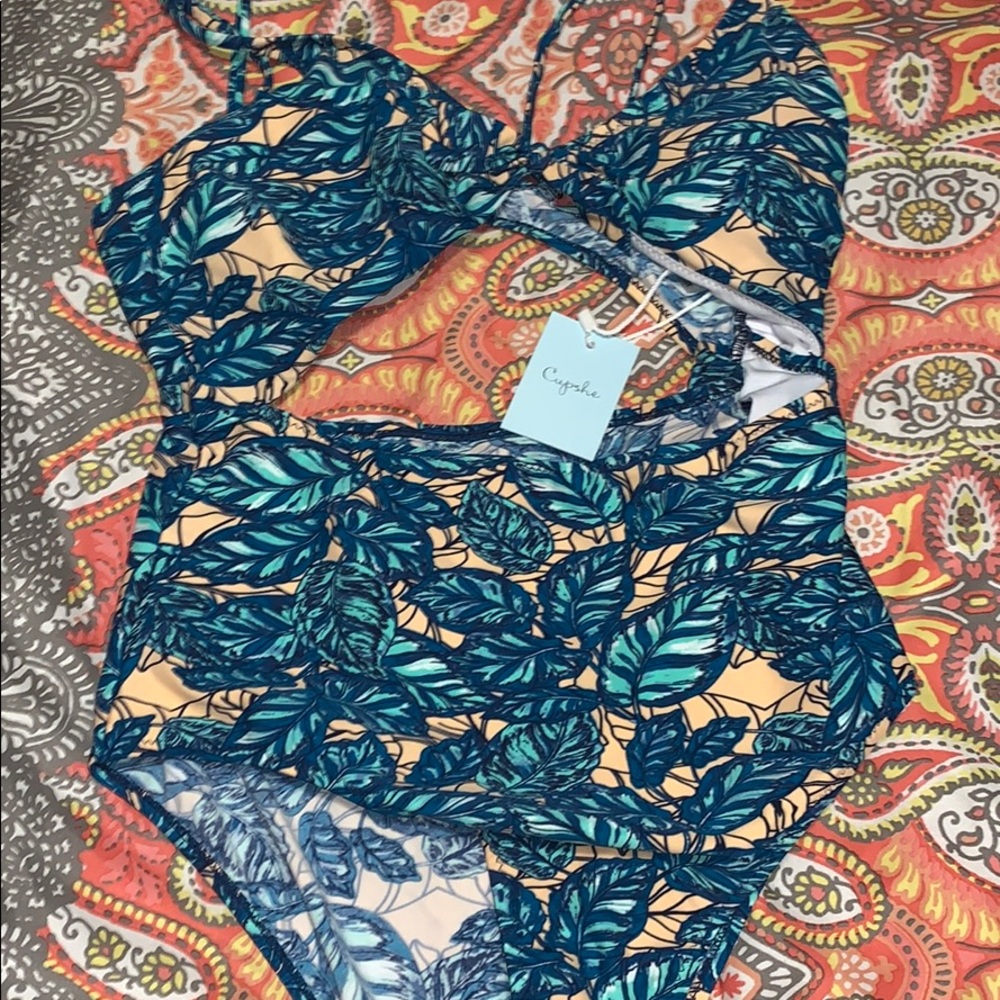 Women’s cupshe one piece BRAND NEW WITH TAGS